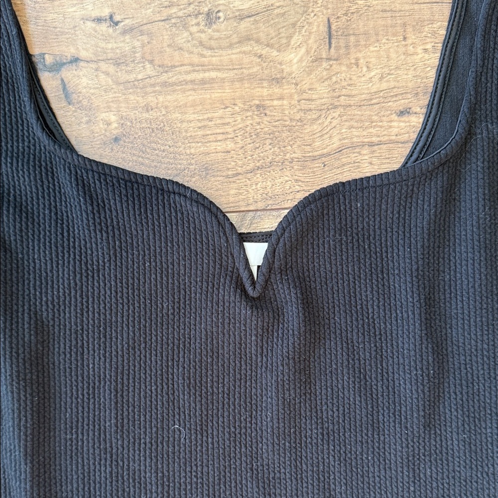 H&M Black Scallop Neck Tank Top - Picture 4 of 7